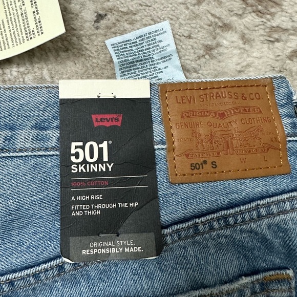 Levi’s 501 Skinny High Rise Distressed Denim Jeans Size 31X28 NWT - Picture 3 of 4